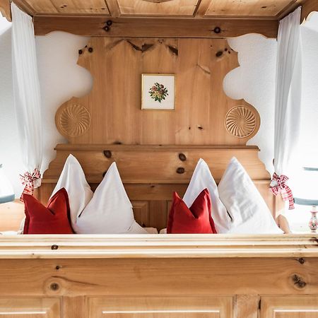 Romantikhotel Almtalhof Gruenau im Almtal Bagian luar foto