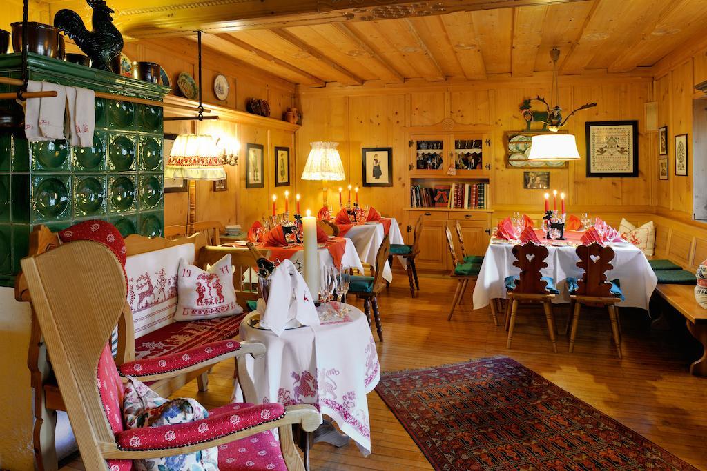 Romantikhotel Almtalhof Gruenau im Almtal Bagian luar foto