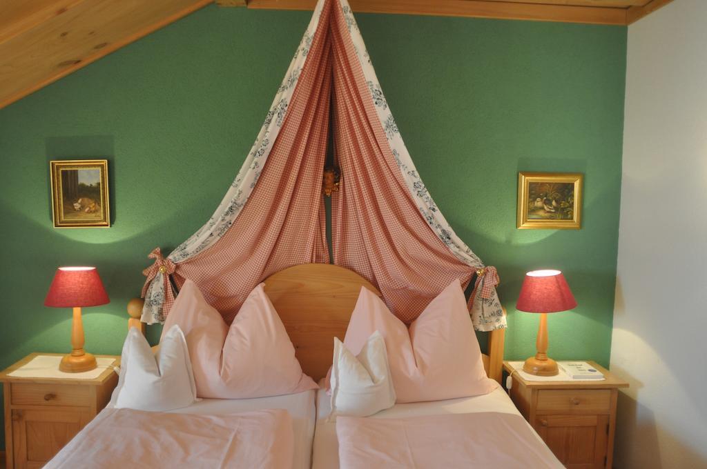 Romantikhotel Almtalhof Gruenau im Almtal Ruang foto