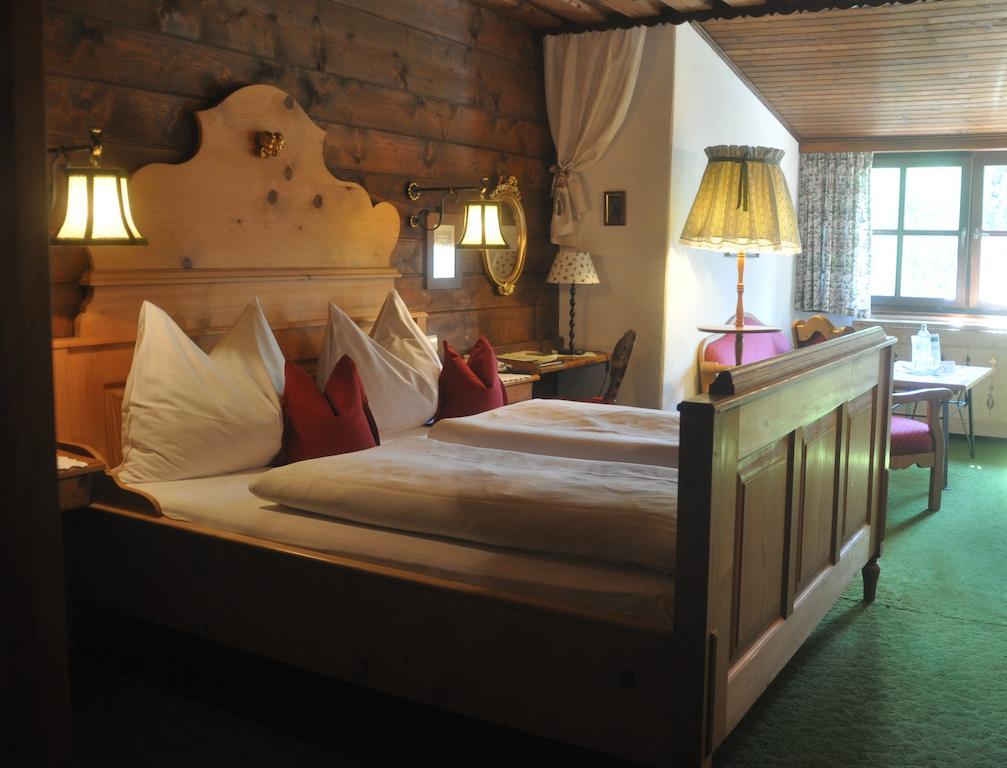 Romantikhotel Almtalhof Gruenau im Almtal Ruang foto