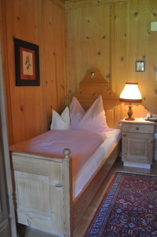 Romantikhotel Almtalhof Gruenau im Almtal Bagian luar foto